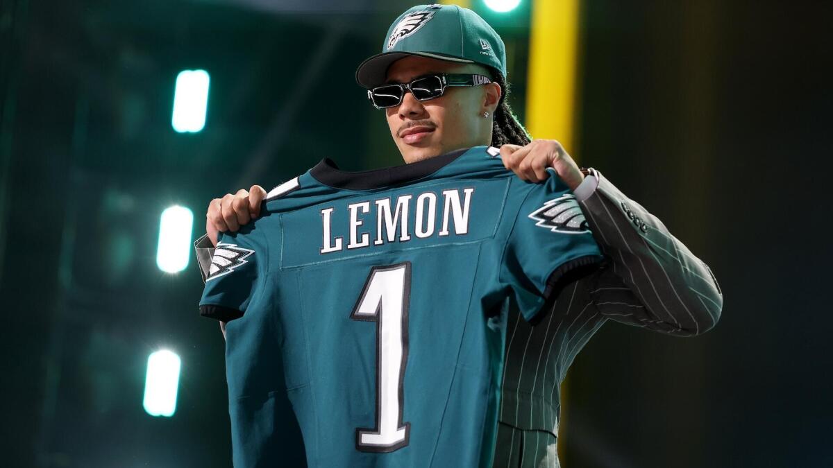 Eagles snatch Steelers' top draft pick right before their home crowd