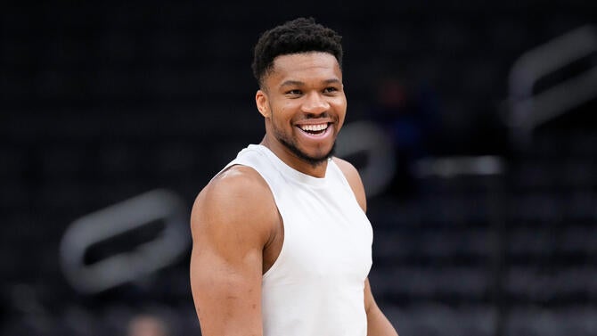 Memphis Grizzlies v Milwaukee Bucks